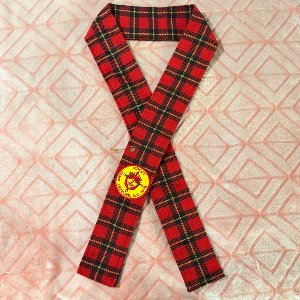 1978 Camp Lejeune MDCGT Tartan Sash USMC EGA Pin Red Plaid 60 x 3 Inch